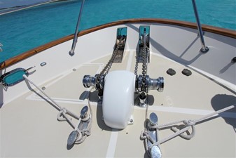 Sunny Days 89 Windlass