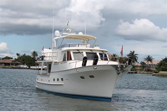 Sunny Days 136 Starboard Forward Quarter