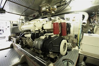 Sunny Days 106 Engine Room