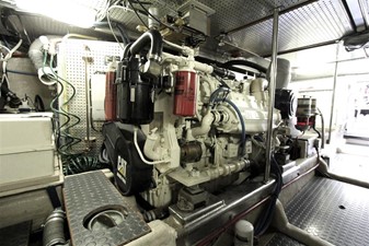Sunny Days 107 Engine Room