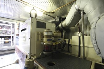 Sunny Days 117 Engine Room