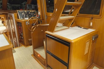 DIVERSION 7 Stairs to Flybridge / Refrigerator & Freezer Drawers