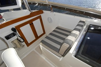 DIVERSION 40 Flybridge Starboard