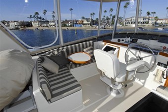 DIVERSION 41 Flybridge Port