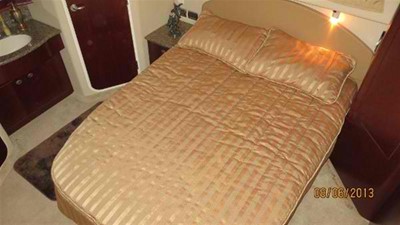 40 Motor Yacht 17 Master Cabin