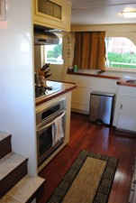 FLYING COLORS 5 Galley