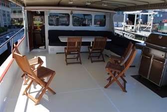 FLYING COLORS 21 Boat Deck Forward