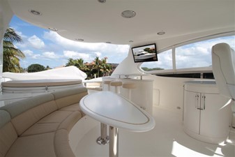 Passion 91 Flybridge Seating