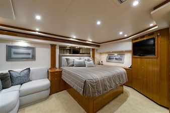 Conquest 13 Master Stateroom
