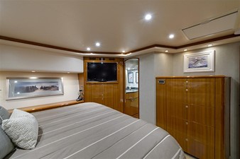 Conquest 14 Master Stateroom