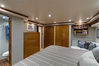 Conquest 15 Master Stateroom