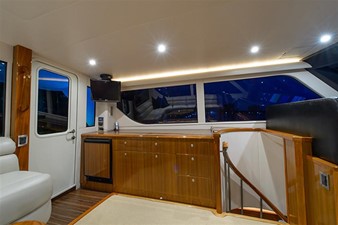 Conquest 34 Enclosed Flybridge