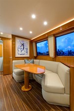Conquest 10 Dinette