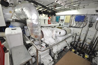CRESCENDO 30 Engine Room
