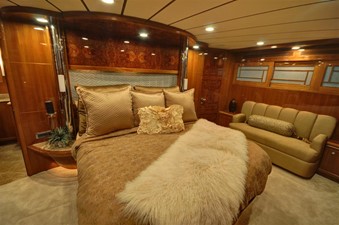 CRESCENDO 10 Master Stateroom