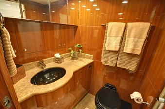 CRESCENDO 15 Guest Bath