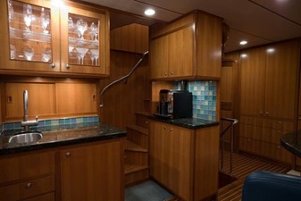 CADENZA 4 Galley Bar