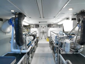 CADENZA 18 Engine Room