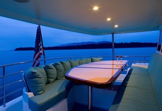CADENZA 24 Pilothouse Deck Settee