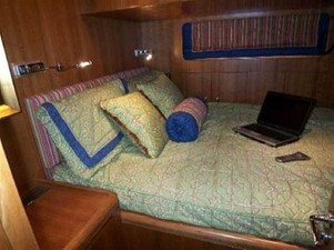 XANADU R 27 Captain's Cabin