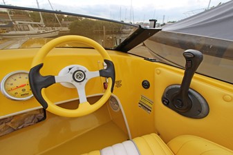 DONZI 22 CLASSIC 40TH ANNIVERSARY EDITION 13 Custom Steering Wheel & Throttle