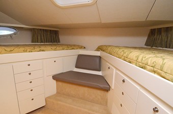 CLOUD 9 23 Crew Stateroom