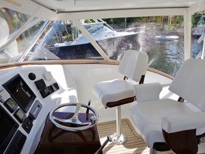 U-N-SEA 8 Helm