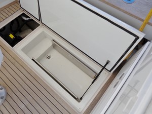 U-N-SEA 15 Freezer Box