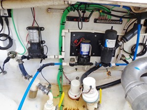 U-N-SEA 32 Live Well, Bilge, & Fresh Water Pump