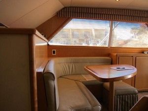46ft 1995 Bertram 46 Convertible 30 Dinette