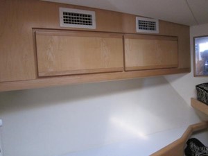 46ft 1995 Bertram 46 Convertible 45 Forward VIP Stateroom
