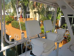 46ft 1995 Bertram 46 Convertible 51 Helm Chairs