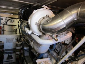46ft 1995 Bertram 46 Convertible 65 Starboard Engine