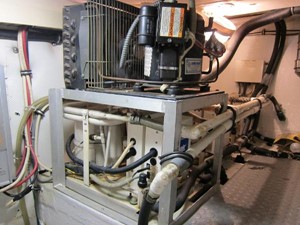 46ft 1995 Bertram 46 Convertible 66 AC System