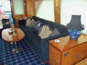 MISS SHUGA 3 Salon Looking Aft