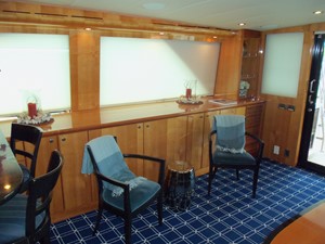 MISS SHUGA 5 Salon to Starboard