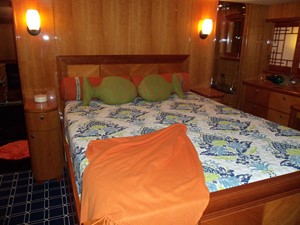 MISS SHUGA 34 Master Looking Aft