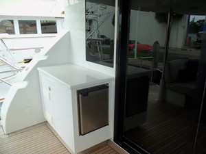 MISS SHUGA 44 Aft Deck to Port