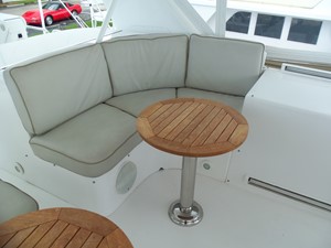 MISS SHUGA 55 Flybridge Seating