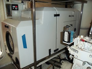 MISS SHUGA 74 Port Generator