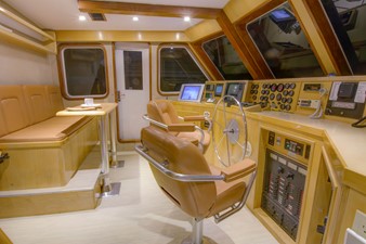 DELIA 5 Pilothouse