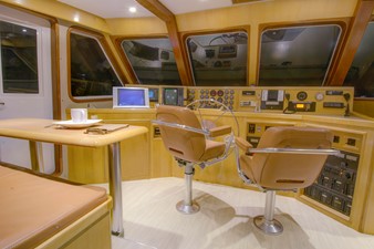 DELIA 6 Pilothouse