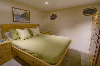 DELIA 9 VIP Cabin