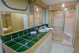 DELIA 8 Master Bath
