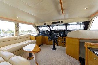 TACO BILL 10 Enclosed  Flybridge