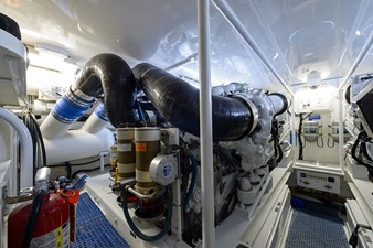 TACO BILL 52 Engine Room