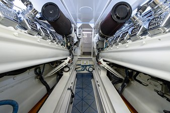 TACO BILL 53 Engine Room