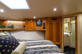 TACO BILL 35 Forward Stateroom
