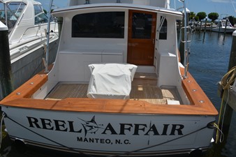 Reel Affair 2 view of transom, cockpit layout and back bulkhead