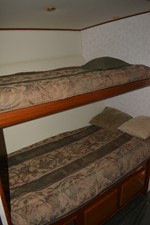 Reel Affair 19 oversized bunks to port